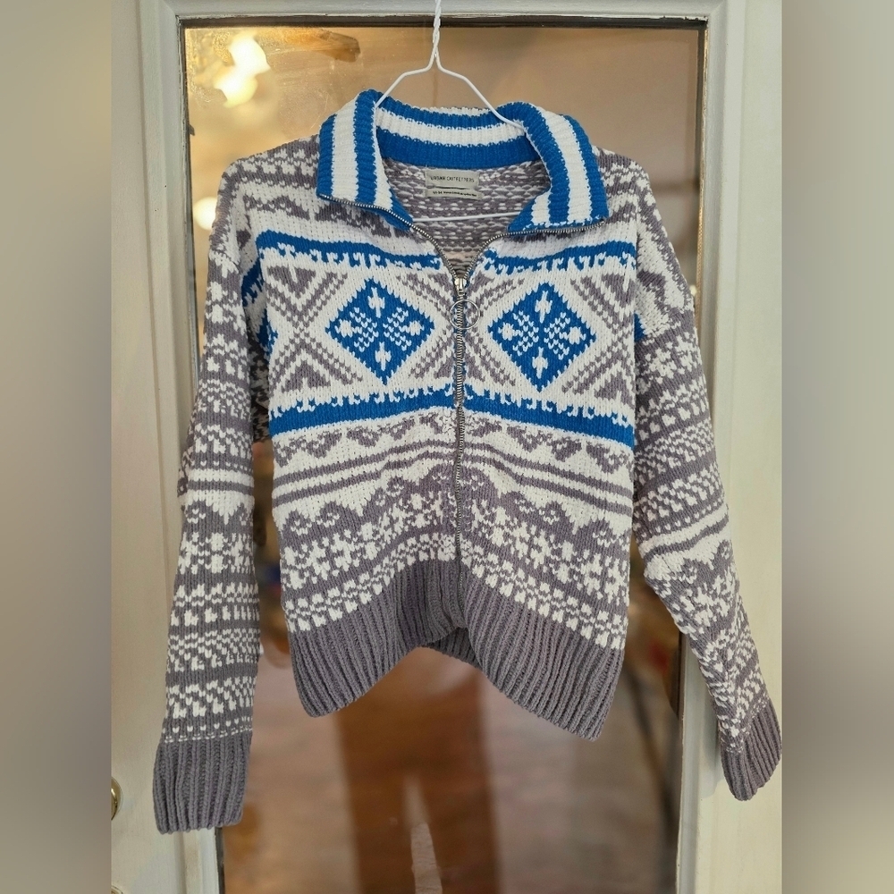 Urban Outfitters Nordic Snowflake Patterned Zip Up Sweater Medium Cropped